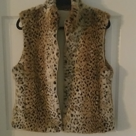 Faux fur vest - Picture 2 of 6